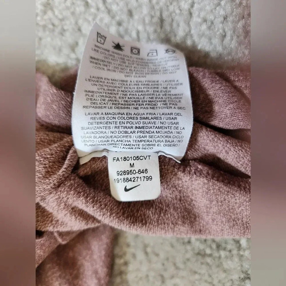 Medium Nike Dri-Fit Women's Slim Fit Mauve Short Sleeve Medalist Running Shirt - Picture 5 of 6